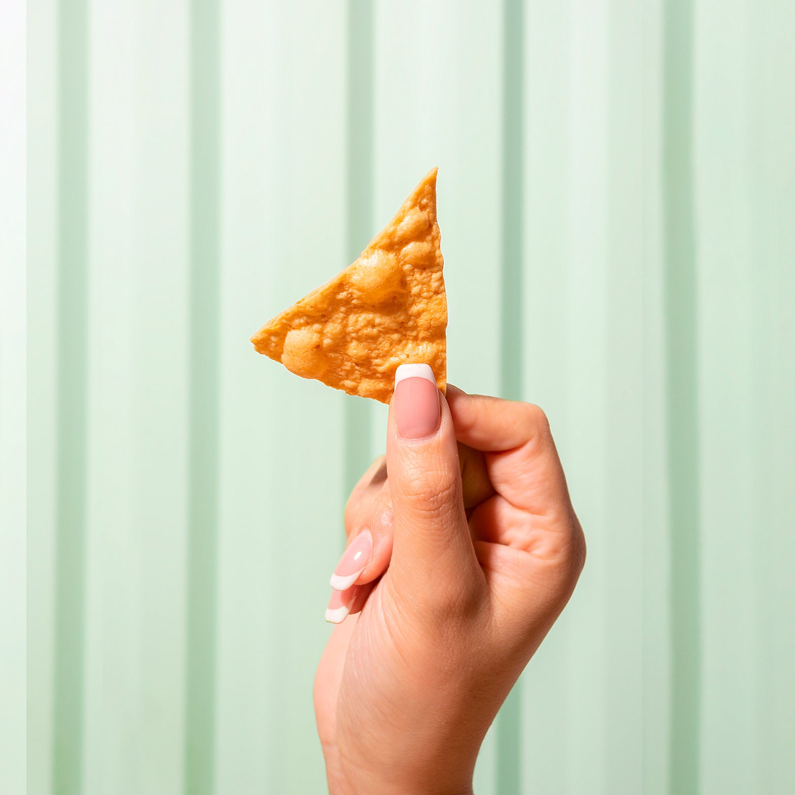 Gluten-free, vegan and low-carb Almond Tortilla Chips (Lemon/Lime), Close up